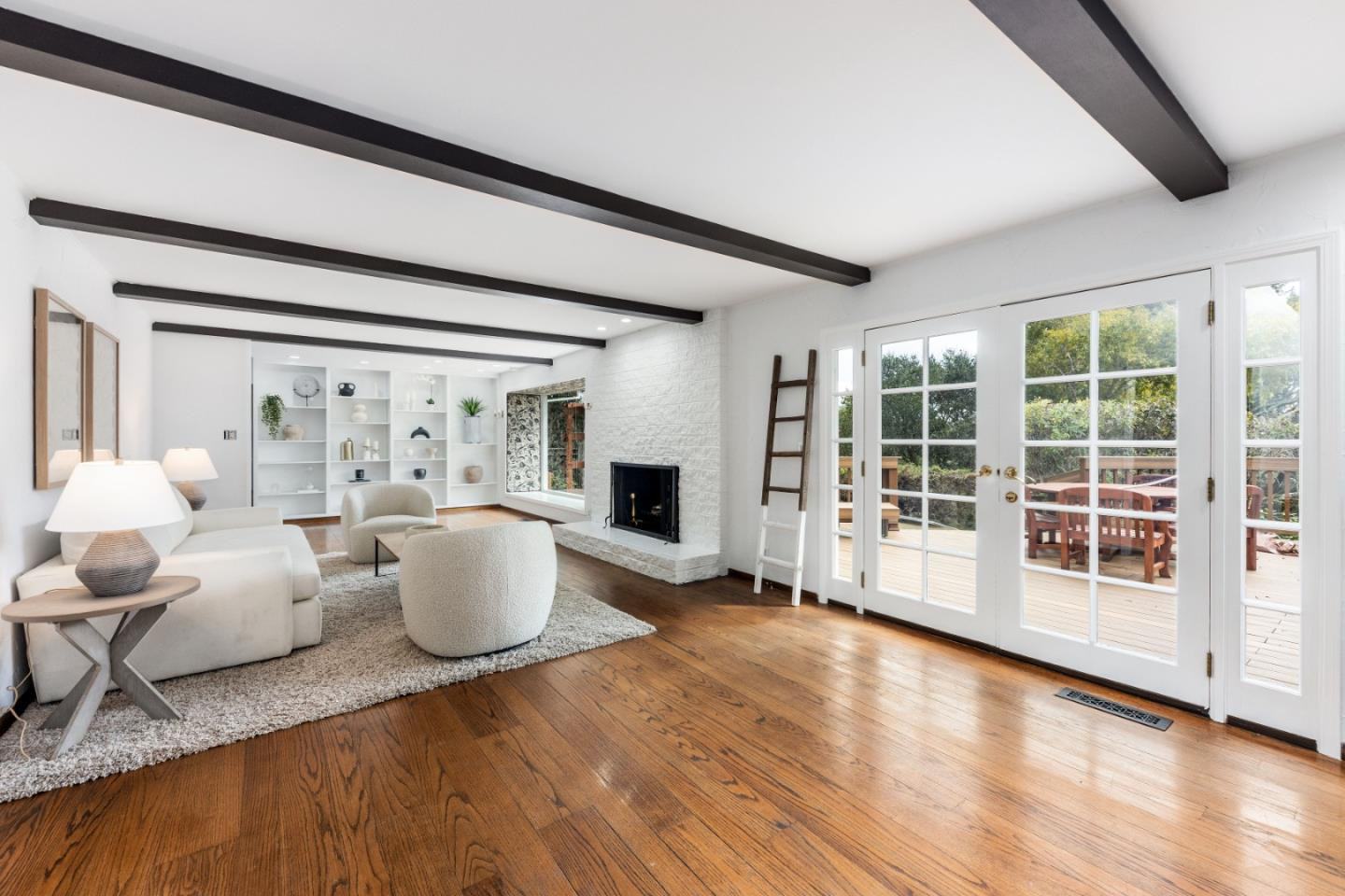 Property Listings in WOODSIDE