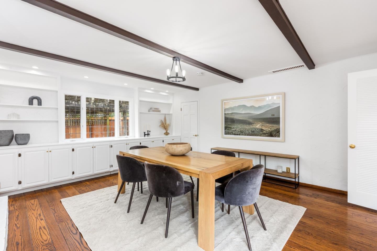 Real estate in WOODSIDE