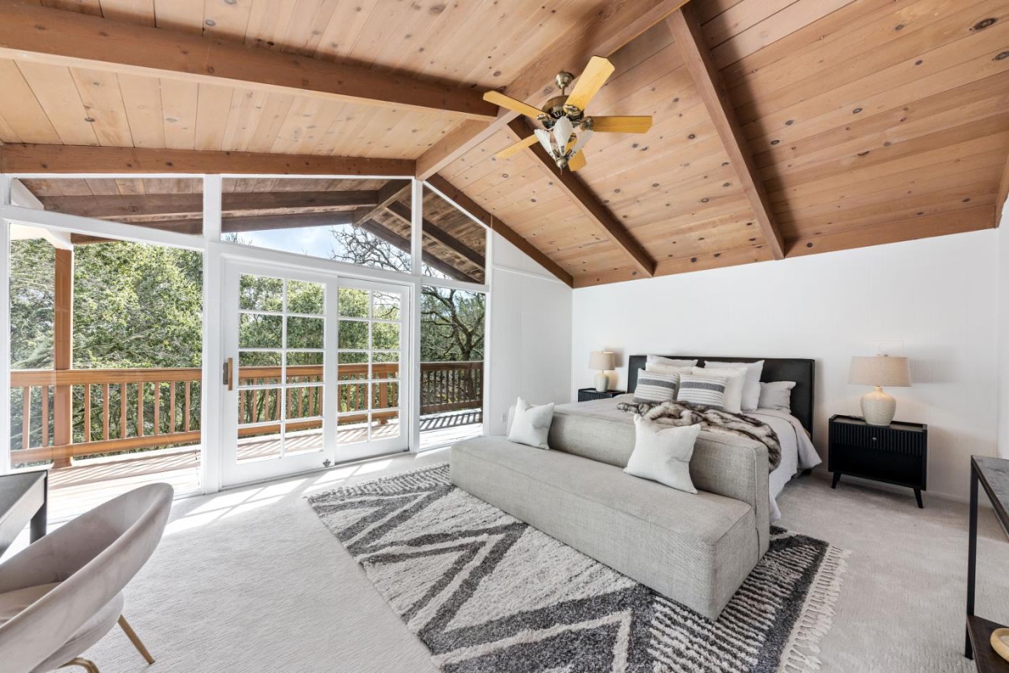 Real estate in WOODSIDE