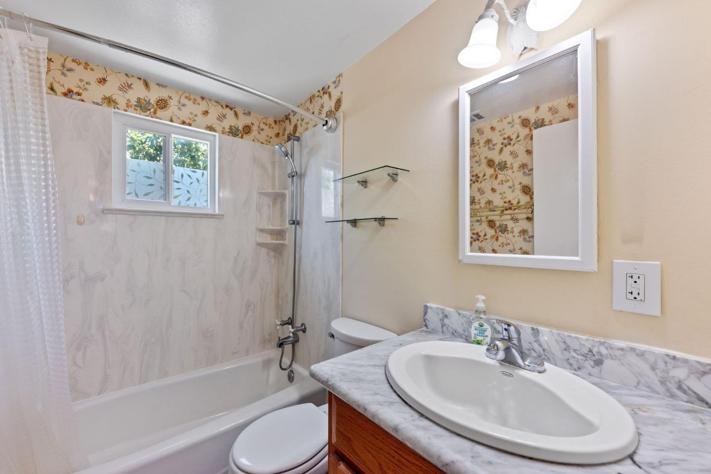 Real estate listings in Hayward