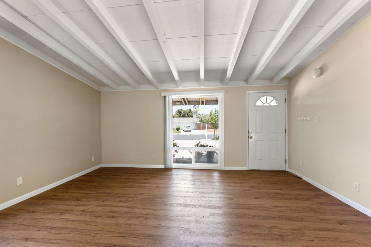 Property Listings in Hayward