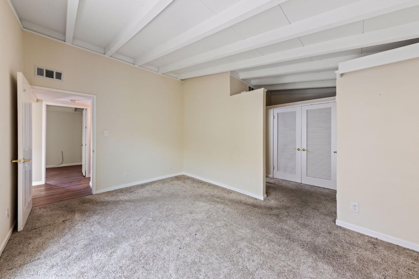 Property Listings in Hayward