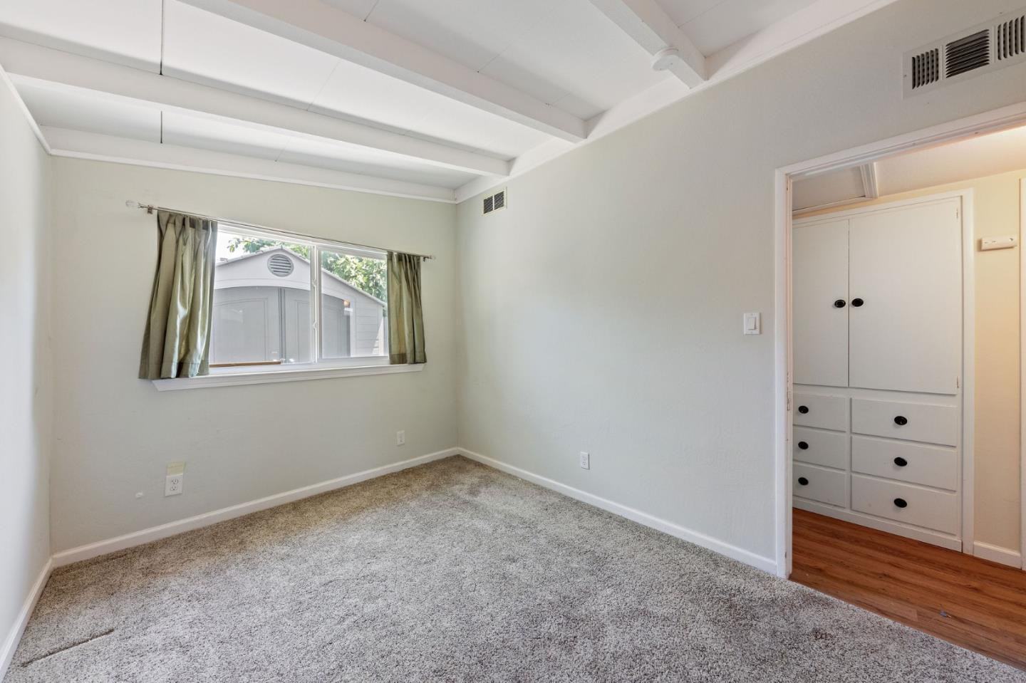 Property Listings in Hayward