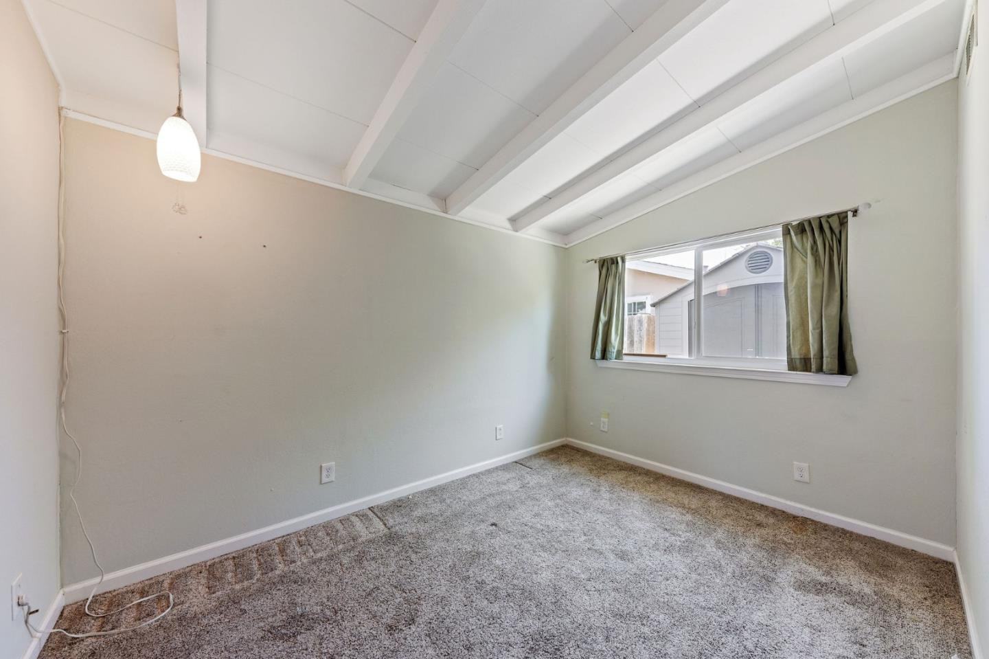 Property Listings in Hayward