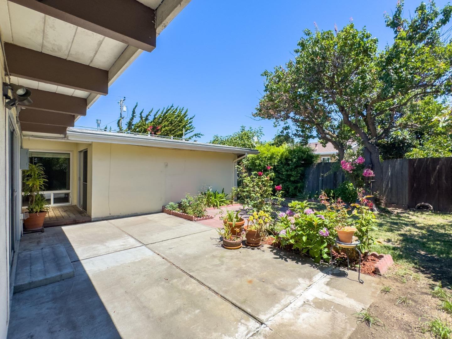 Real estate listings in Hayward