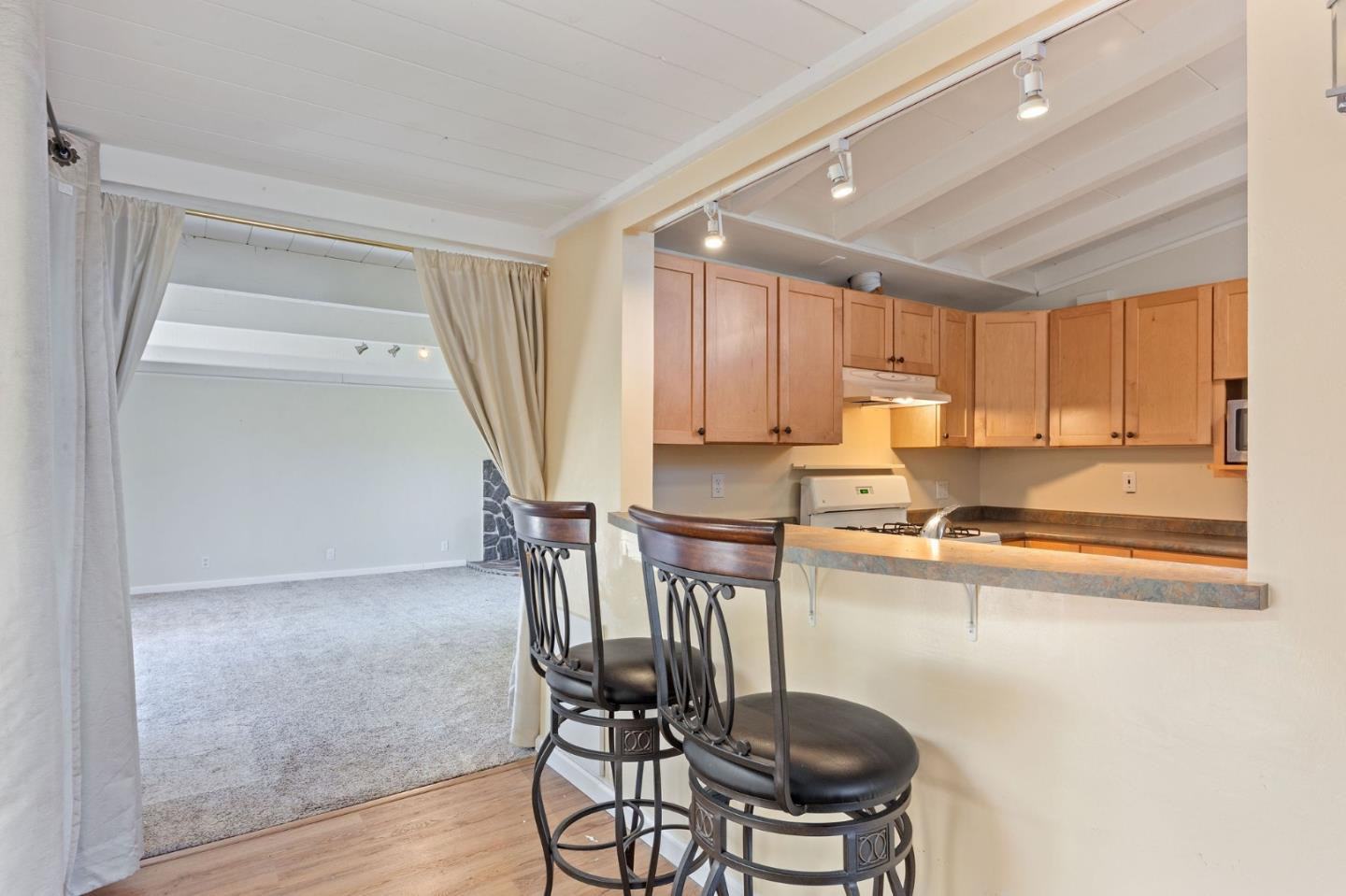 Property Listings in Hayward