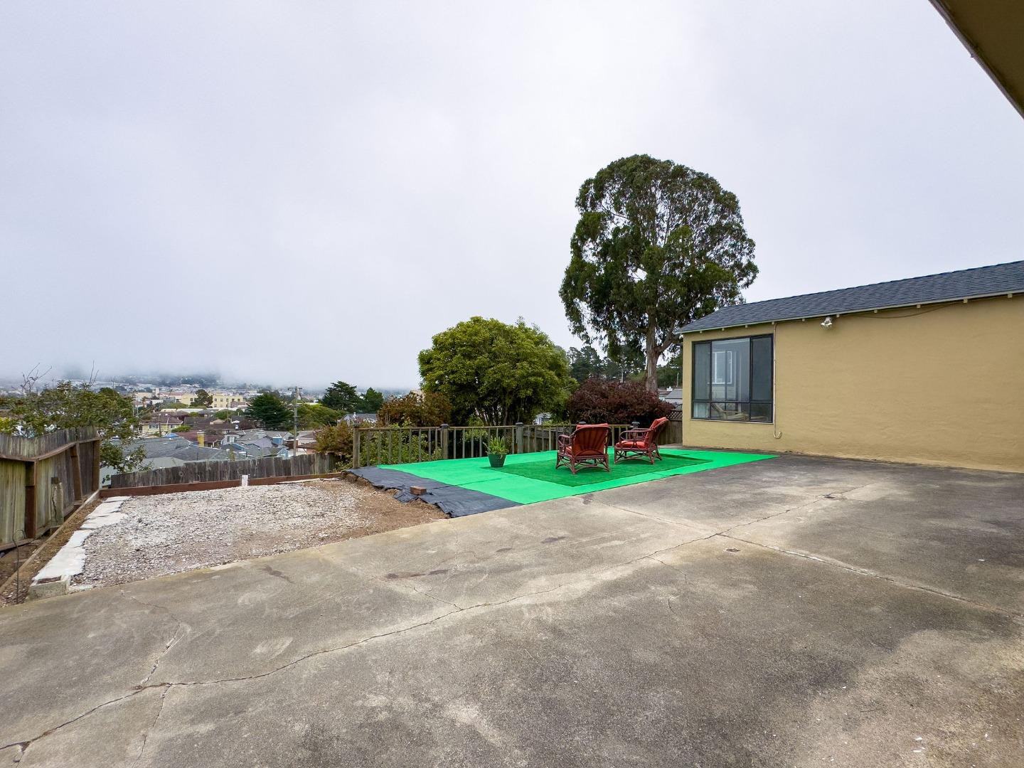Real estate listings in Daly City