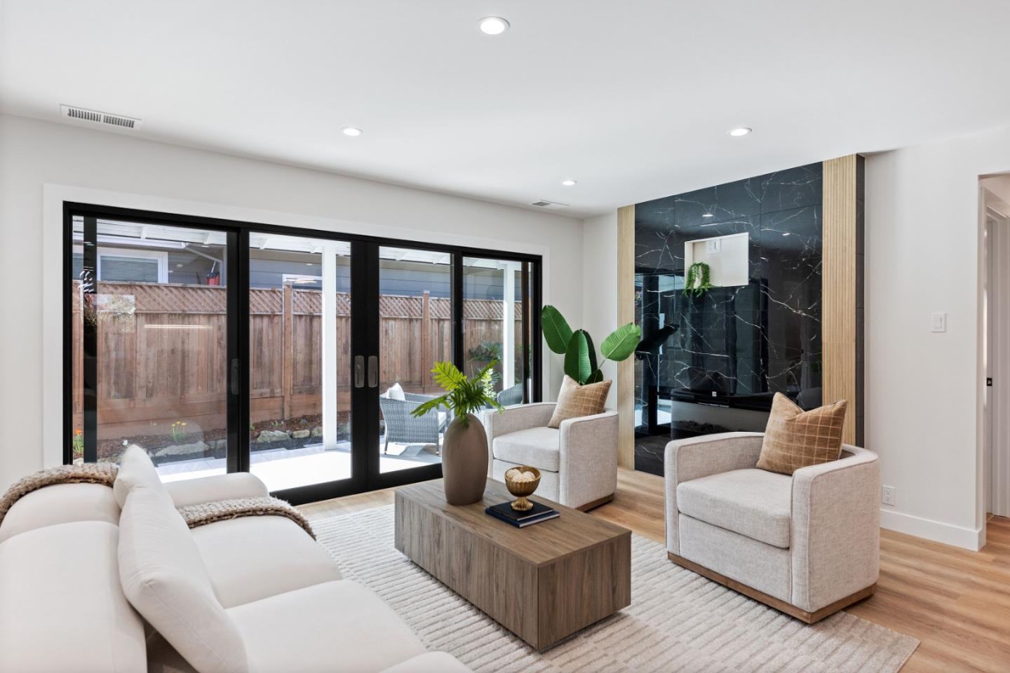 Property Listings in REDWOOD CITY