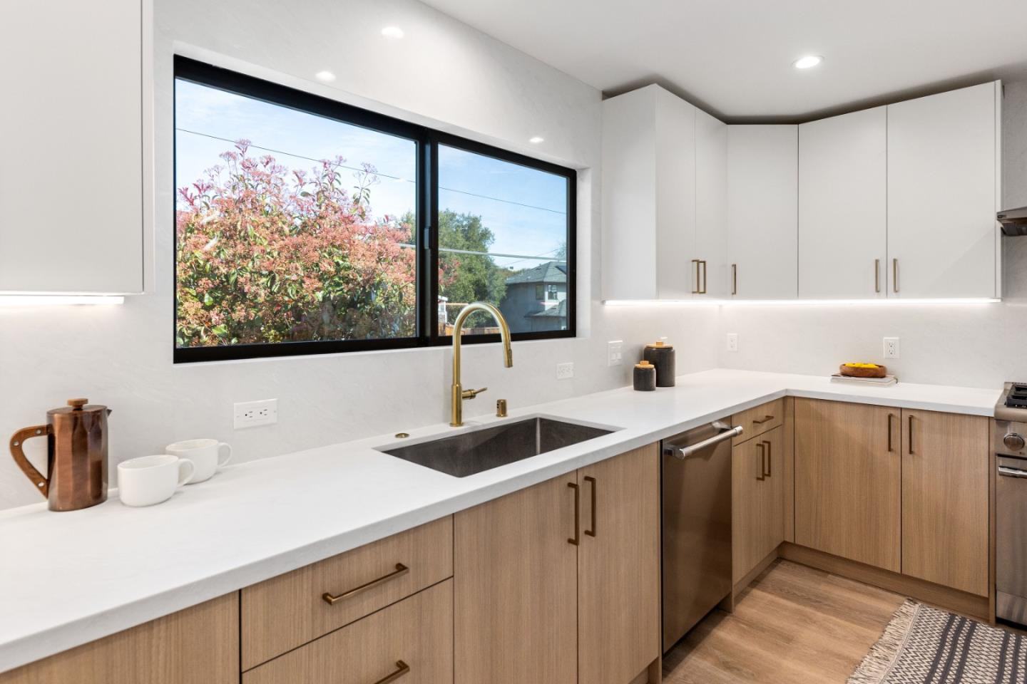Real estate listings in REDWOOD CITY