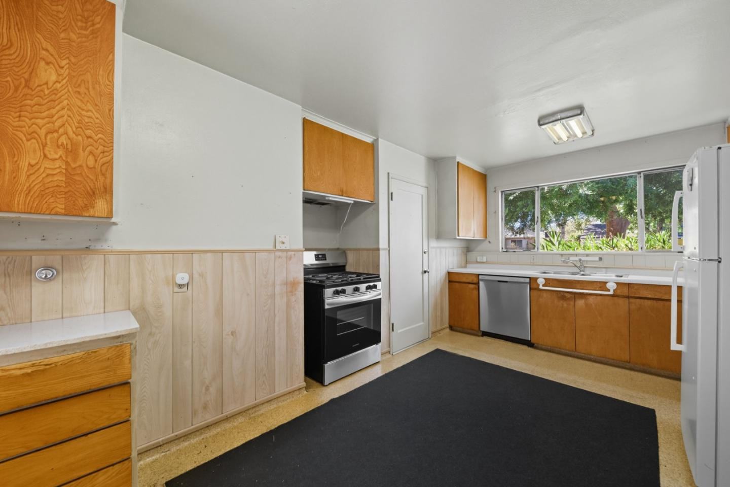 Real estate listings in REDWOOD CITY