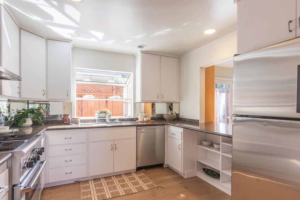 Property Listings in REDWOOD CITY