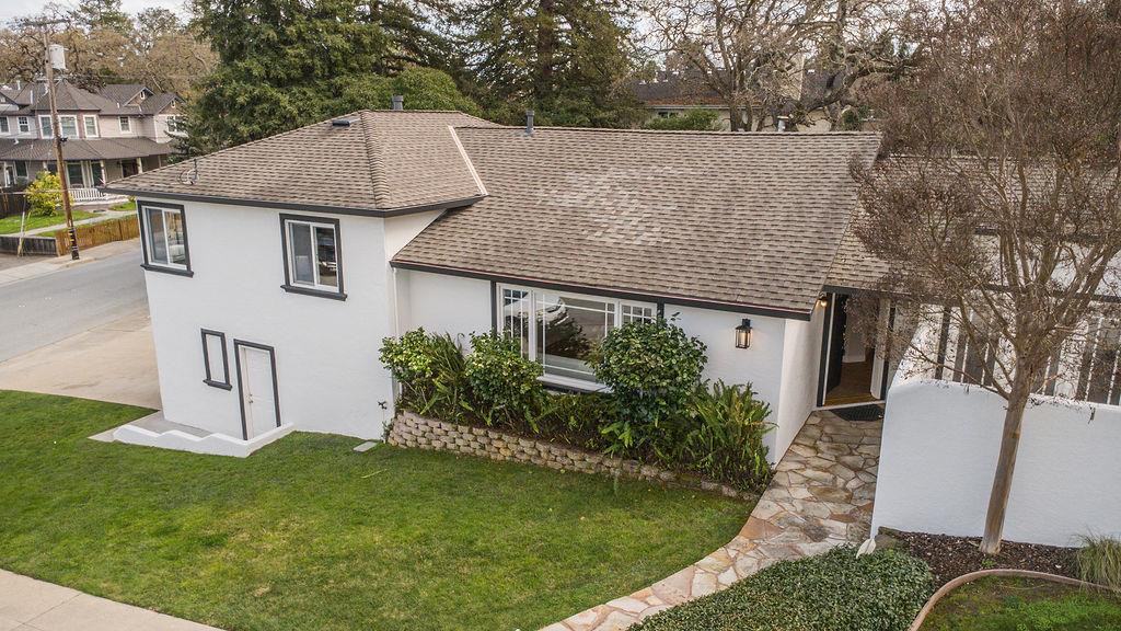 Real estate listings in REDWOOD CITY