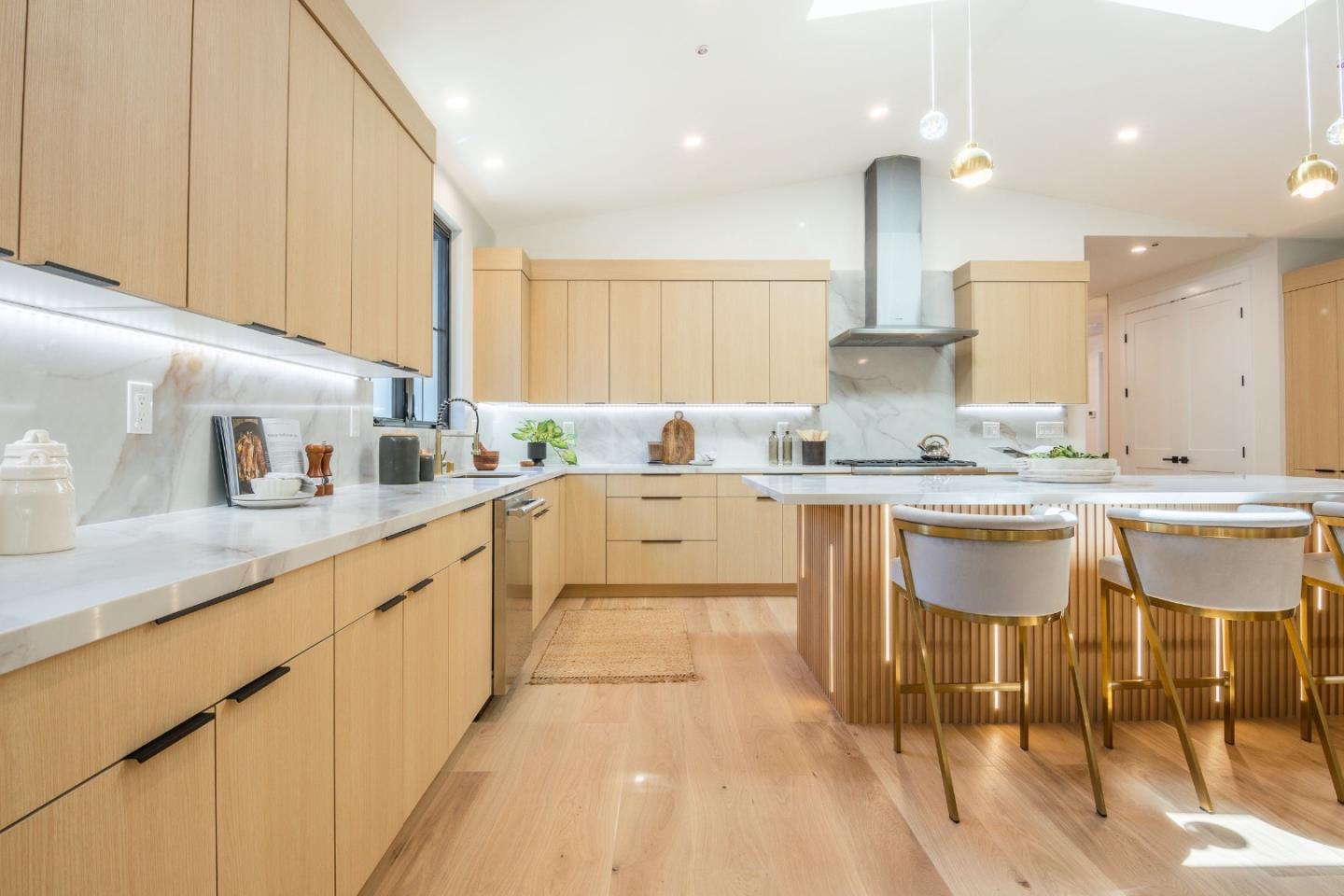 Real estate listings in SAN CARLOS