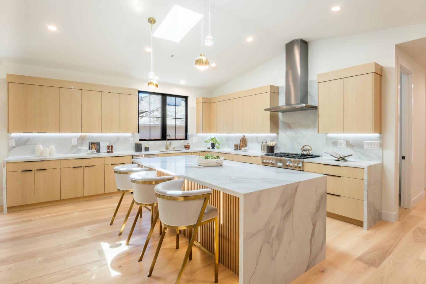 Property Listings in SAN CARLOS