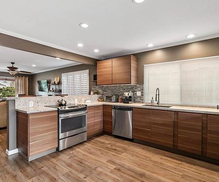 921 Woodlake Dr., Cardiff by the Sea, CA - Thumbnail Image #2