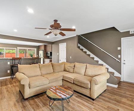 921 Woodlake Dr., Cardiff by the Sea, CA - Thumbnail Image #3
