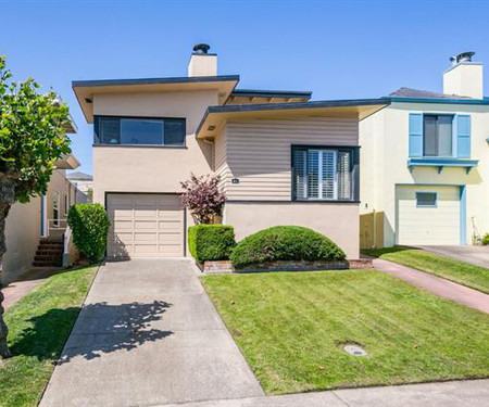 Real estate listings in Daly City
