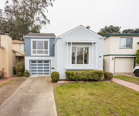 Real estate listings in Daly City