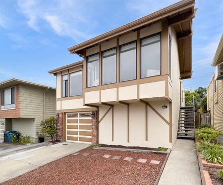 Real estate listings in Daly City