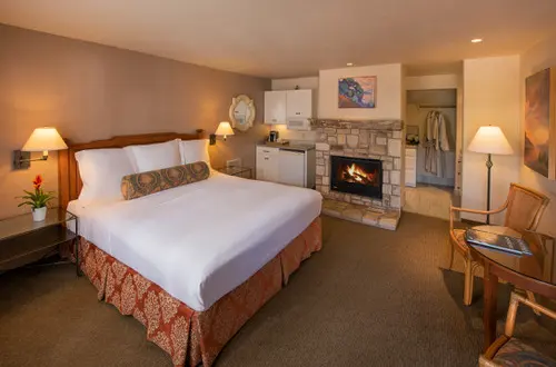 Image about Horizon Inn : King Room with Fireplace