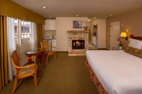 Image about Horizon Inn : King Room with Fireplace