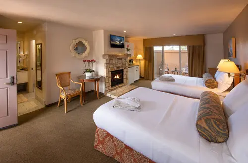 Image about Horizon Inn : Two Queen Beds with Fireplace