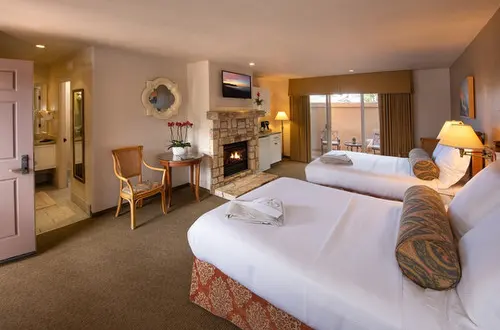 Image about Horizon Inn : Two Queen Beds with Fireplace