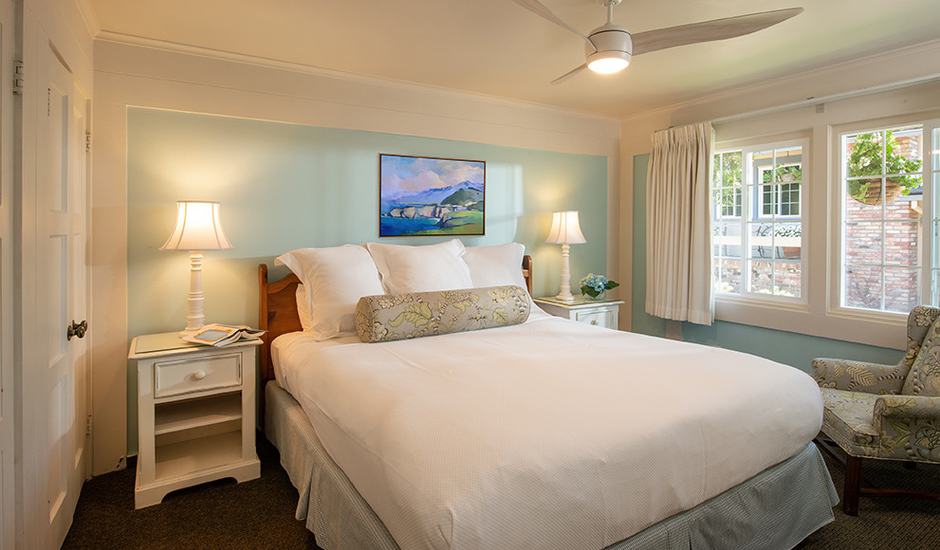 King Cottage Suite, Kitchen, Fireplace, Pet-Friendly - Image #4