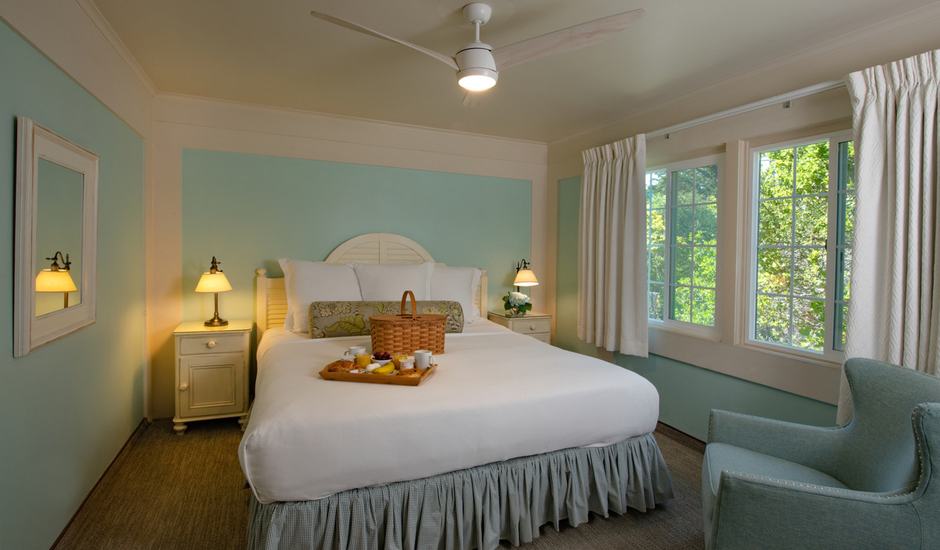 King Cottage Suite, Kitchen, Fireplace, Pet-Friendly - Image #2