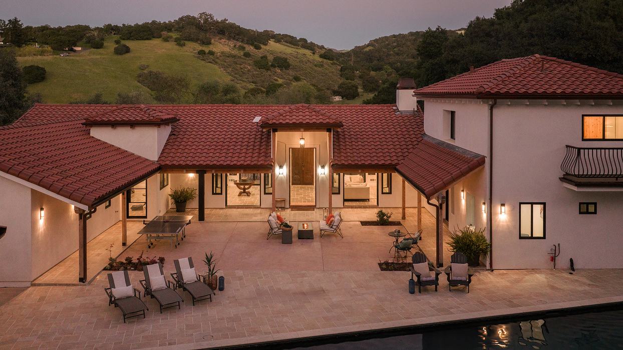 372 Corral de Tierra Road, Corral de Tierra