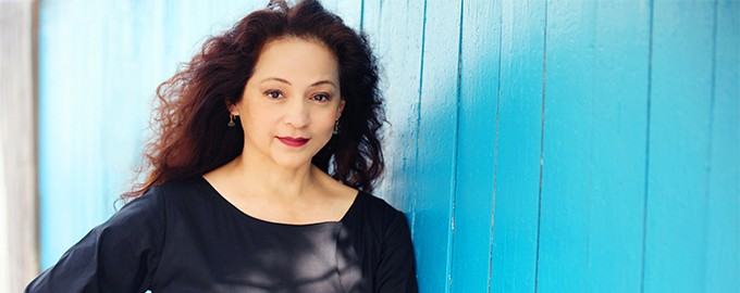 Studio 105 Cabaret Presents: Perla Batalla