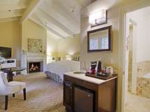 Carriage House Inn Room