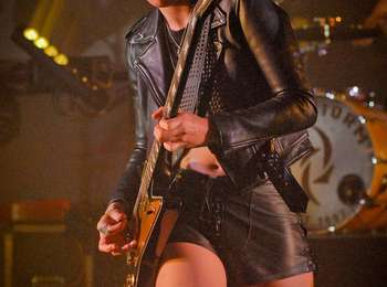 Halestorm - 10.21.17: Image #175
