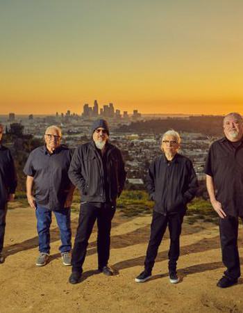Los Lobos
