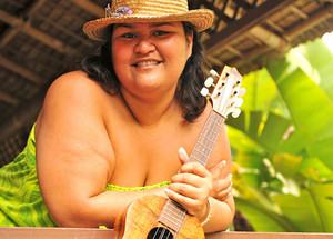 Sunset Presents in Studio 105: Paula Fuga