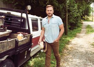 Sunset Presents in Studio 105: Logan Mize