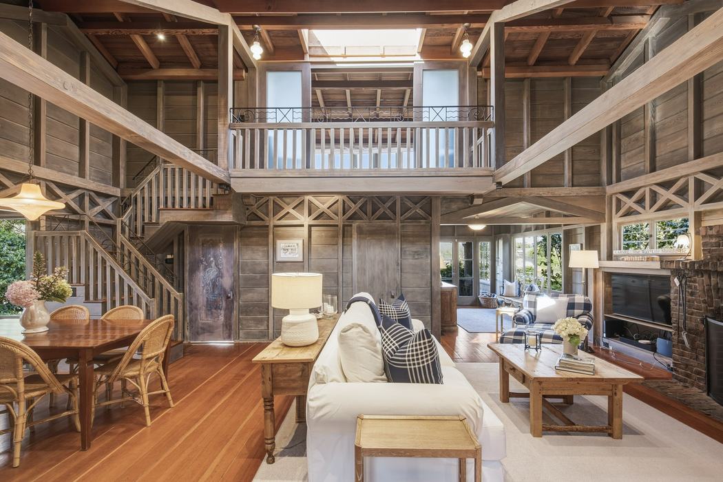 THE GENTHE HOUSE