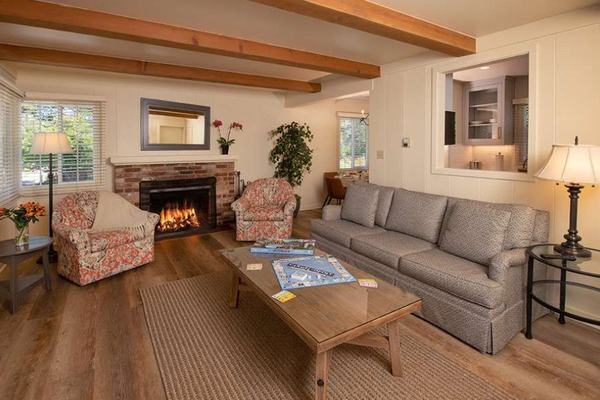 Ocean View Lodge: Spacious Comfort for You and Your Pup