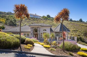 Luxury Houses for sale in Monterey