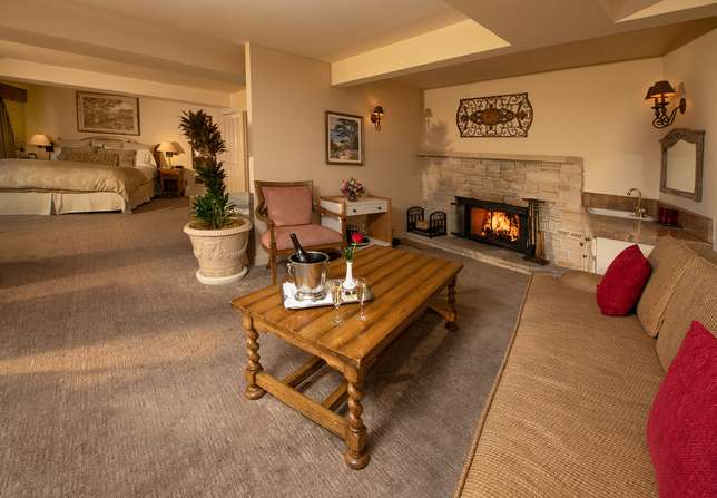 Room 34 ~ Deluxe Ocean View Suites - King Bed (Rates from $679