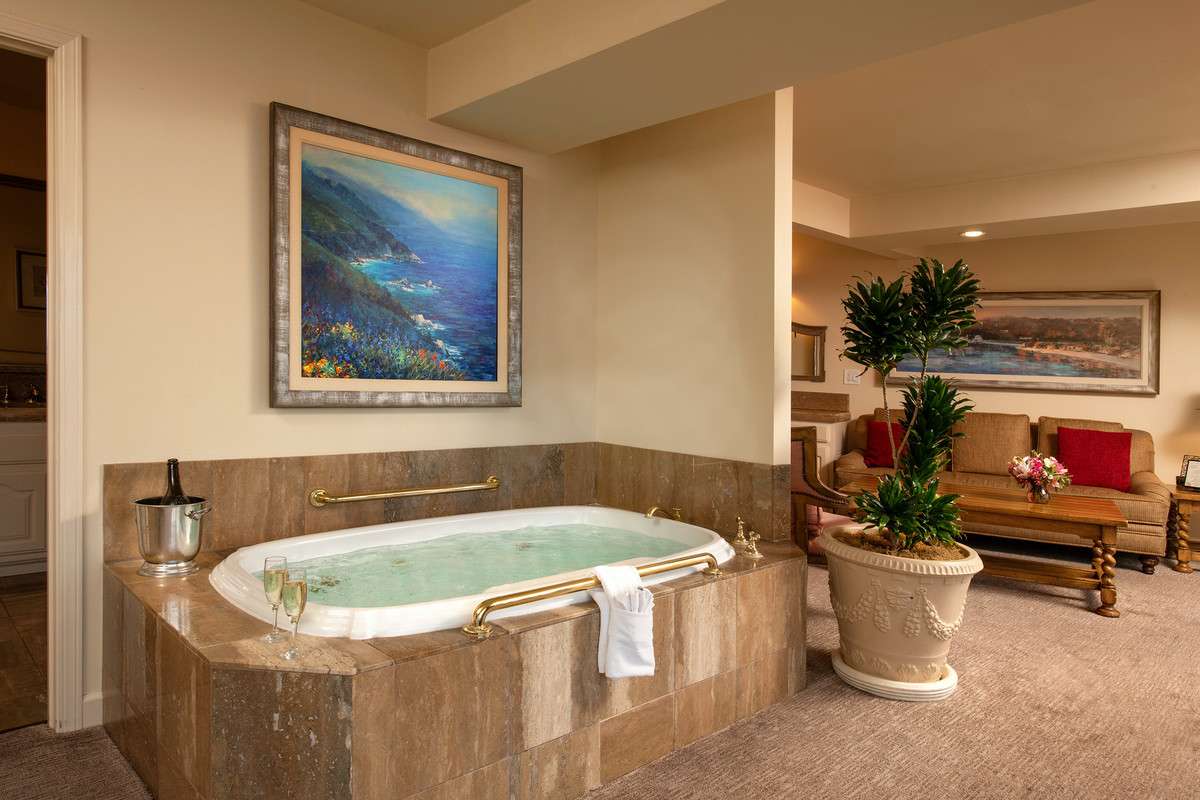 Room 34 ~ Deluxe Ocean View Suites - King Bed (Rates from $679